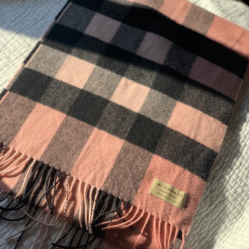Burberry: The classic check cashmere scarf